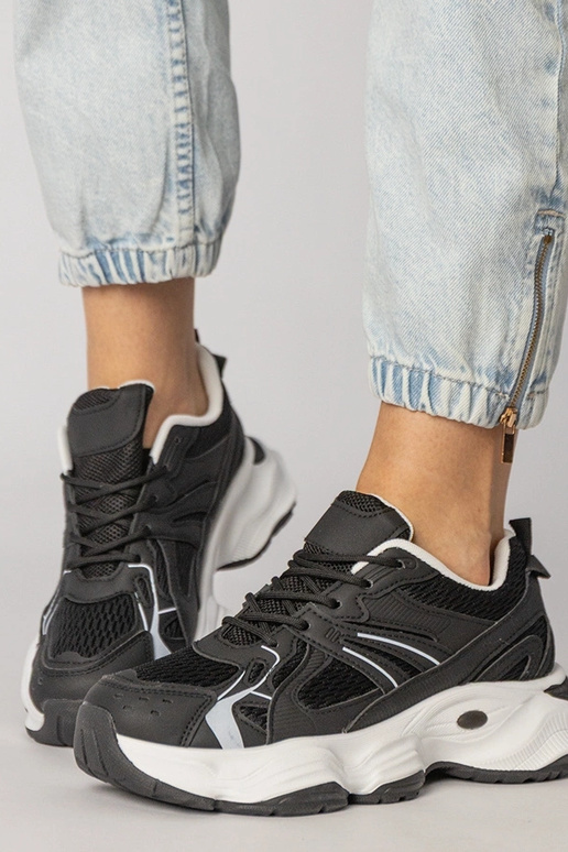 Czarne sneakersy sportowe na masywnej...