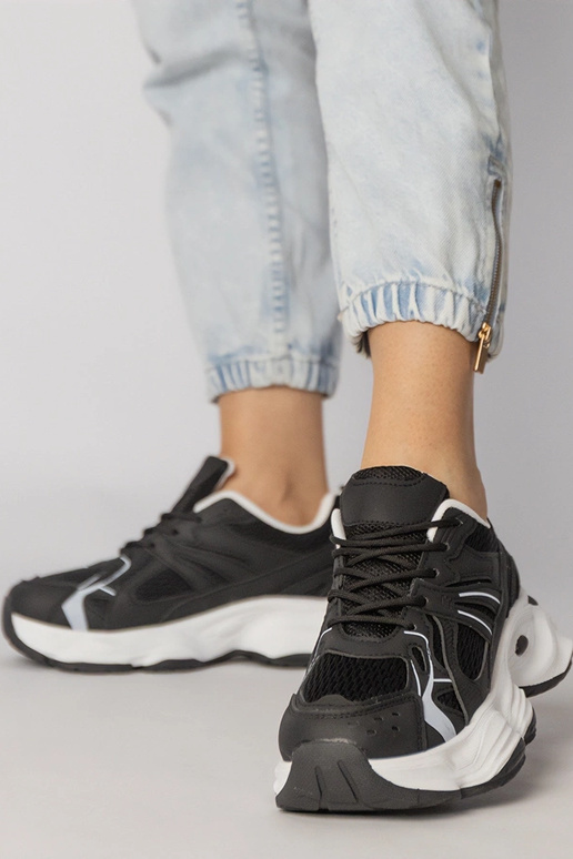 Czarne sneakersy sportowe na masywnej...