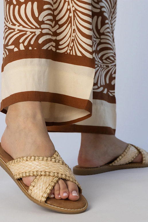 Beżowe klapki damskie plecione Ellinara