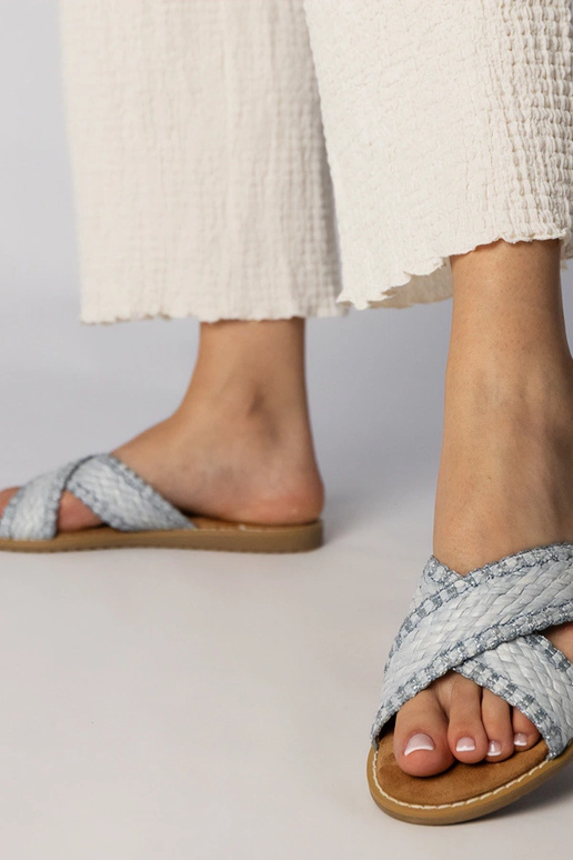 Niebieskie klapki damskie plecione...