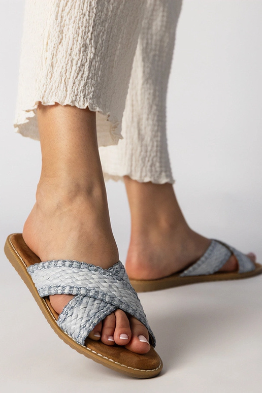 Niebieskie klapki damskie plecione...