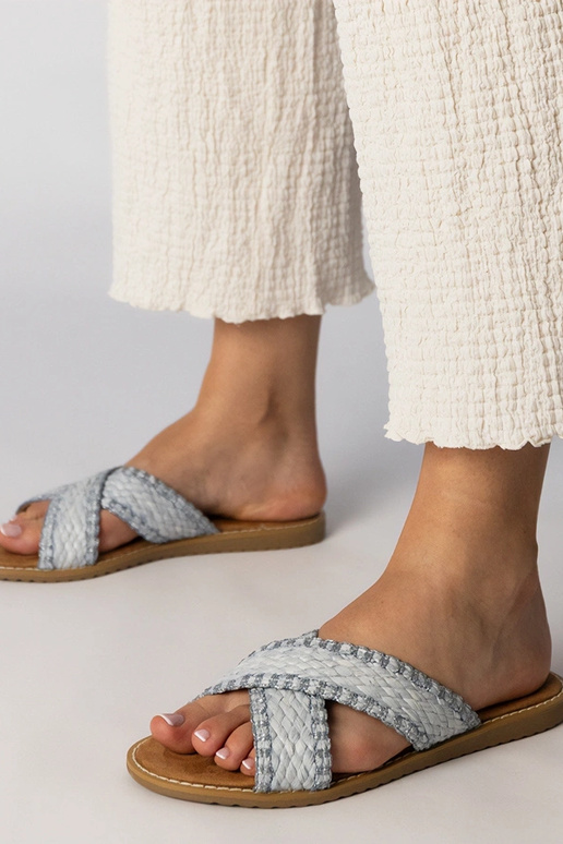 Niebieskie klapki damskie plecione...