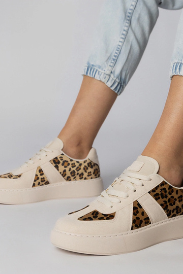 Beżowo-panterkowe sneakersy...