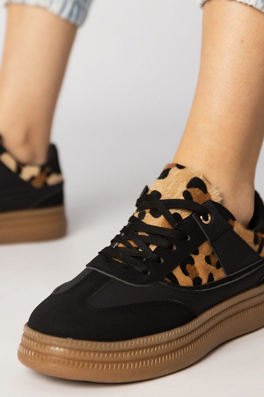 Czarne sneakersy z panterkowym...
