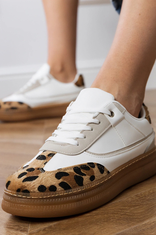 Białe sneakersy z panterkowym...