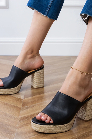 Czarne klapki espadryle na...