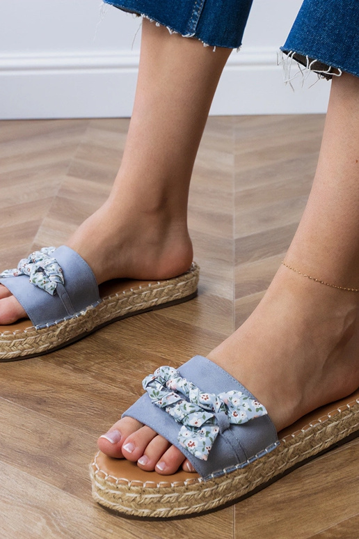 Niebieskie klapki espadryle z... Niebieskie klapki espadryle z...