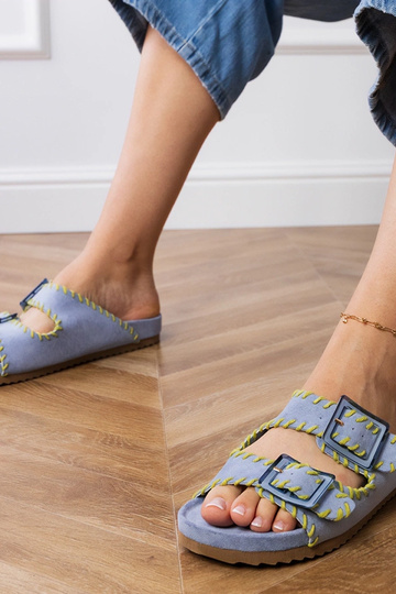 Niebieskie klapki z...