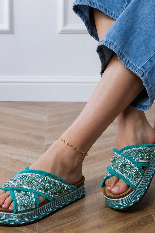 Zielone  klapki z cyrkoniami na...