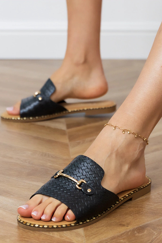 Czarne klapki płaskie z szerokim... Czarne klapki płaskie z szerokim...