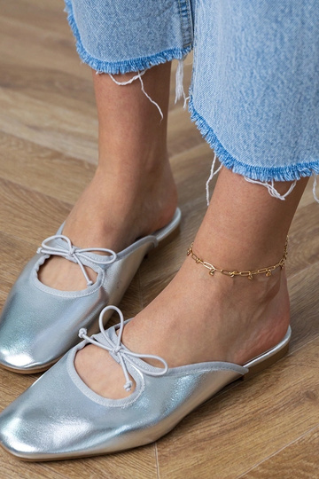 Srebrne klapki zabudowane... 2