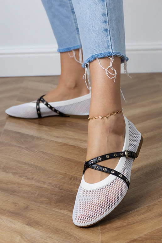 Białe balerinki siateczkowe z ozdobna...