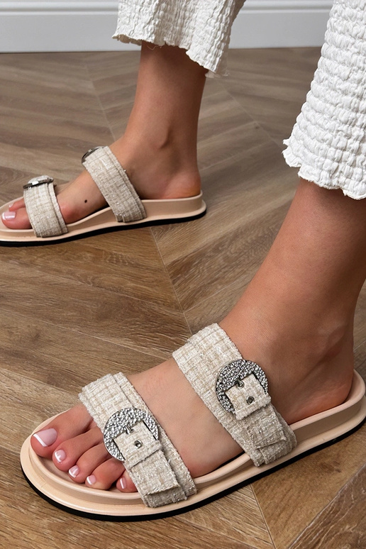 Beżowe klapki z paskami i cyrkoniami... Beżowe klapki z paskami i cyrkoniami...