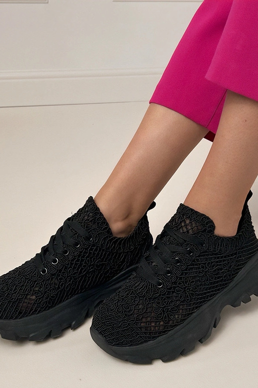 Czarne sneakersy ażurowe na...