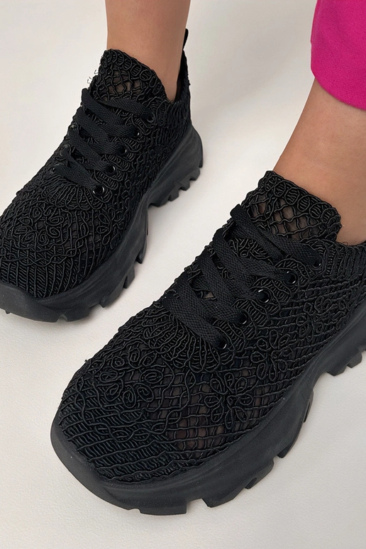 Czarne sneakersy ażurowe na...