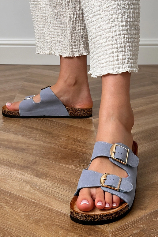 Niebieskie klapki z klamrami na... Niebieskie klapki z klamrami na...