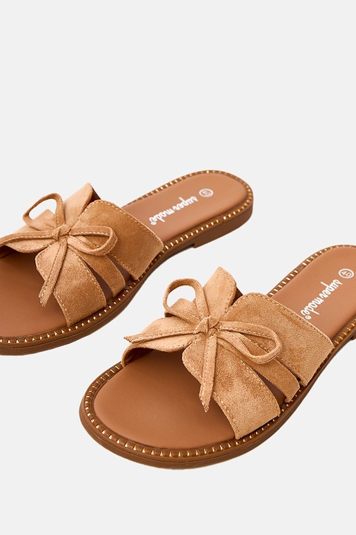 Brązowe klapki z kokardką i... Brązowe klapki z kokardką i...