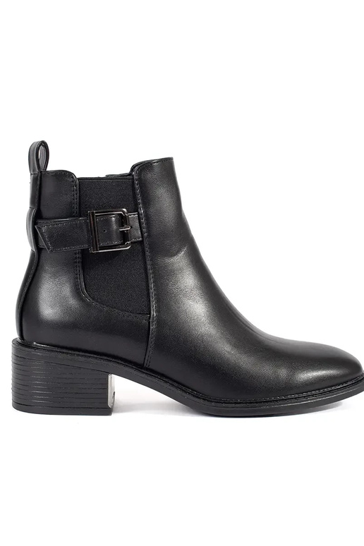 Classic model shoes in black color...