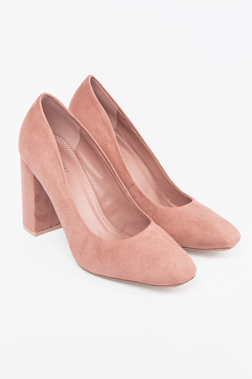 ZAMSZOWE CZÓŁENKA NA SŁUPKU