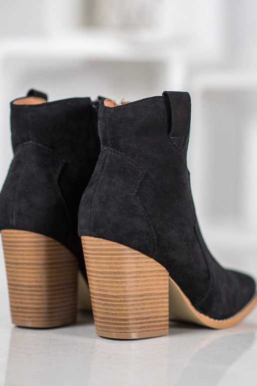 CoInboy style boots Inith heels