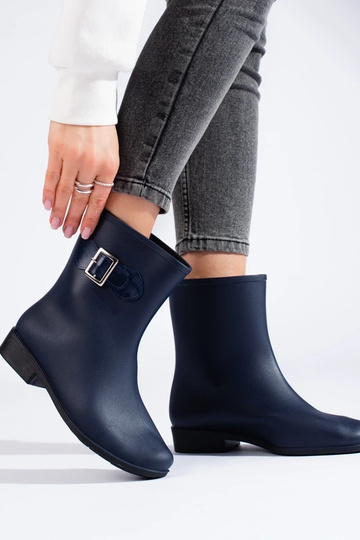 dark blue rubber boots... 2
