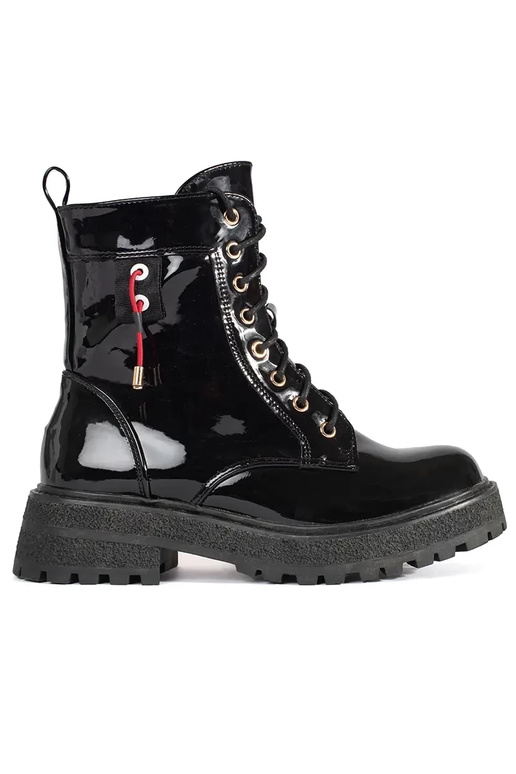 to varnish Lace-up boots