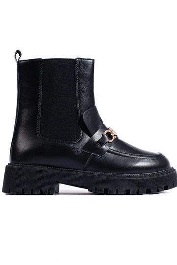 Persistent model shoes...