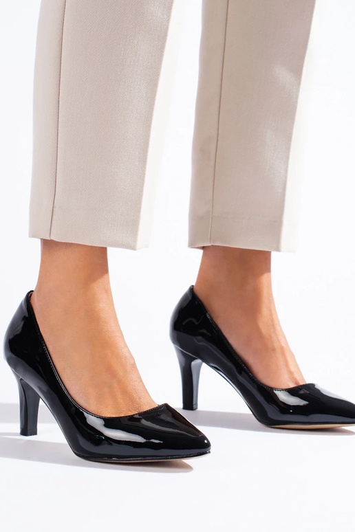 Everyday black shoes