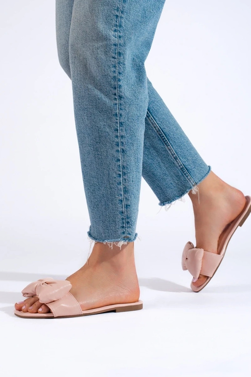 pink slippers   with bow Shelovet