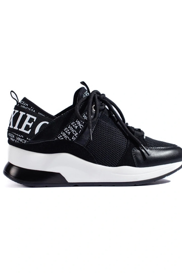 Women's casual shoes...