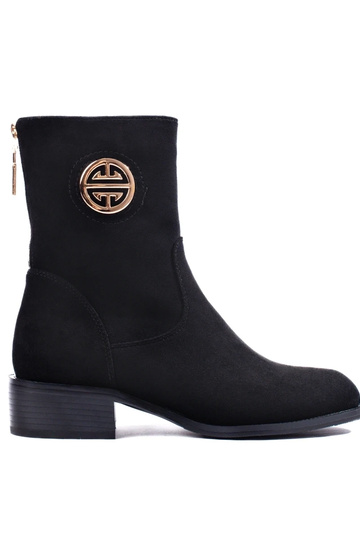 of suede high Inomens boots...