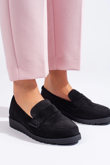 The classic model of suede... 2