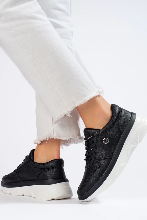 black sneakers Vinceza