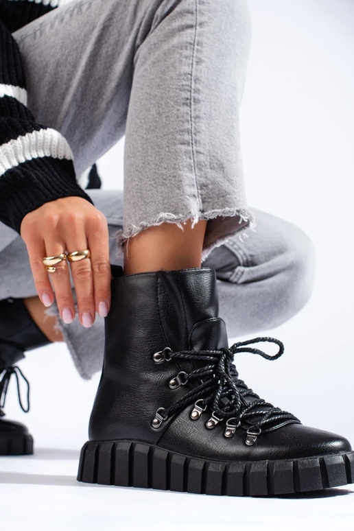 black insulated Inomens boots Inith...