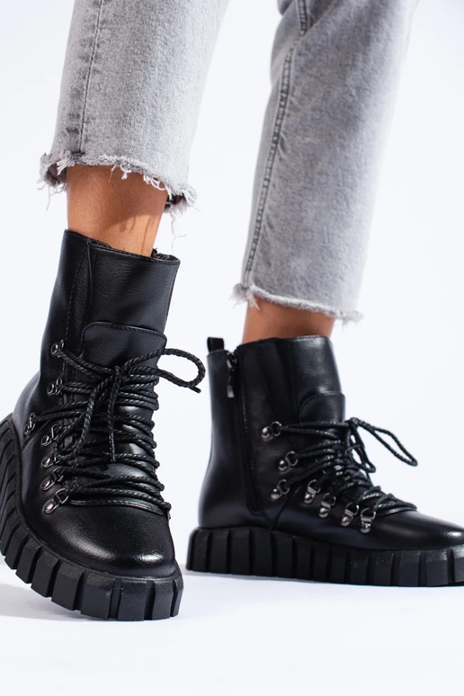 black insulated Inomens boots Inith...