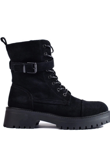 of suede Inomens boots...