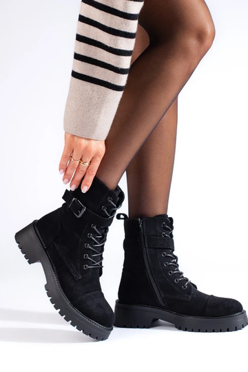 of suede Inomens boots... 2