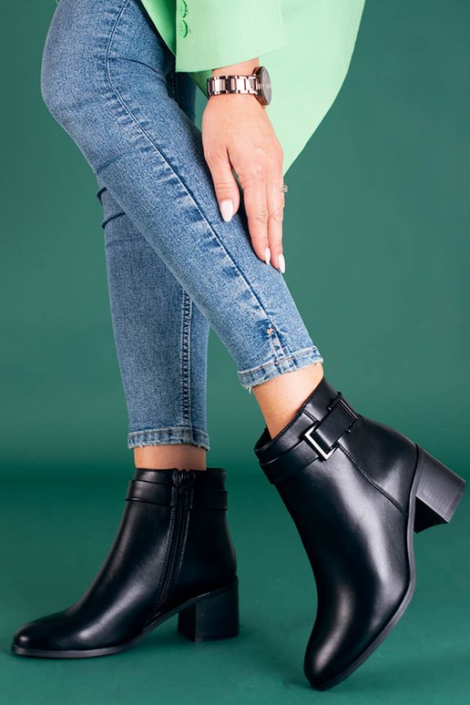 Klasyczne czarne botki damskie na...