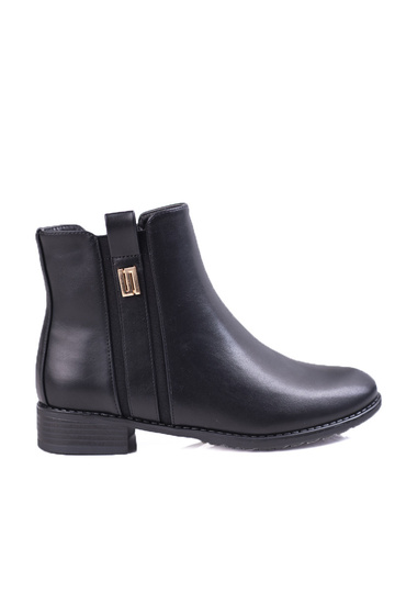 Elegant style INomens boots...