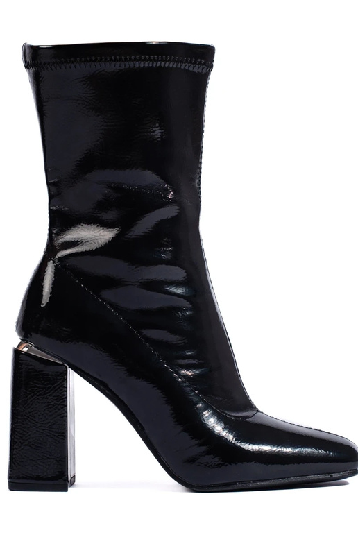 High Inomens boots on the heel made... High Inomens boots on the heel made...