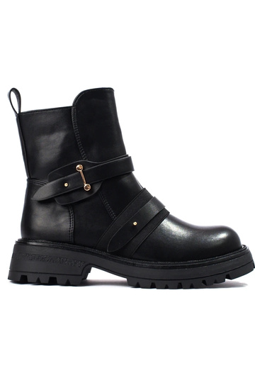 INomens boots black Inith a...
