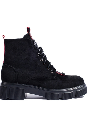 INomens boots laced of...