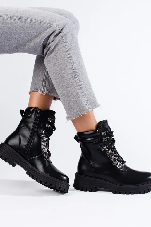 black lacing Inomens boots black lacing Inomens boots