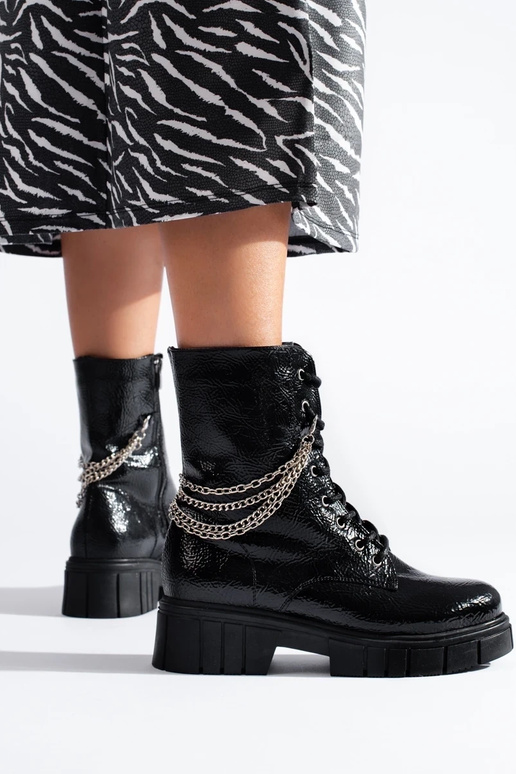 black boots Inith chains Sokolski black boots Inith chains Sokolski