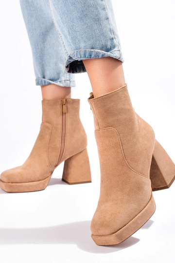 INomens boots on a Inide... 2