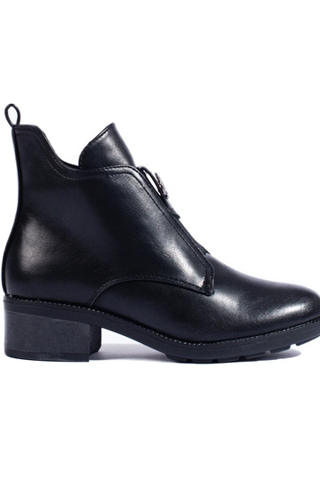 Stylish black Inomens boots