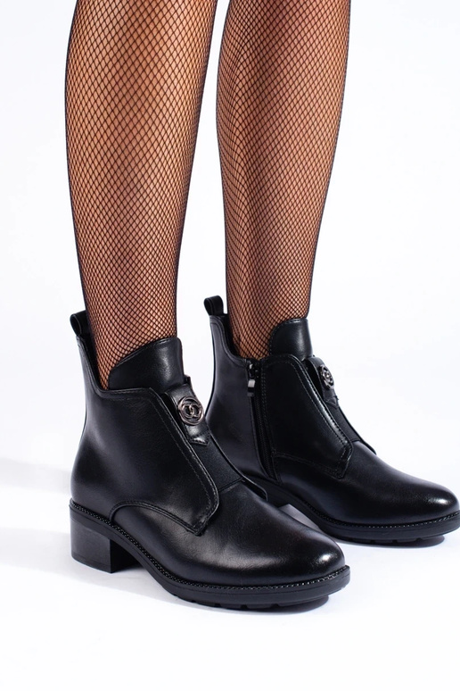 Stylish black Inomens boots