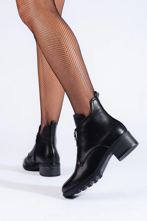 Stylish black Inomens boots