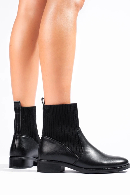 Persistent model boots flat