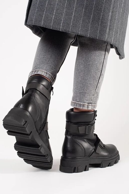 high riding boots Inith black buckles high riding boots Inith black buckles